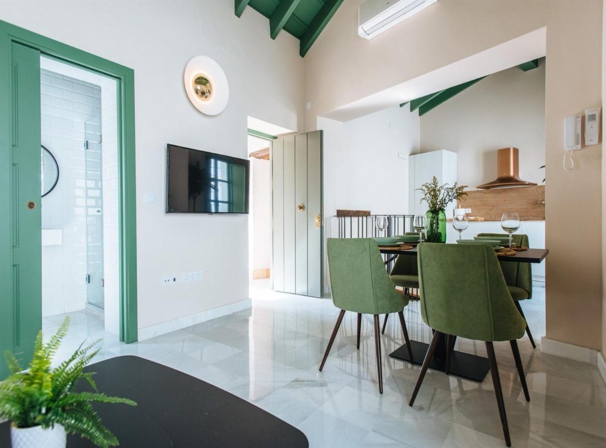 Rocio Suites Apartments Seville Room photo